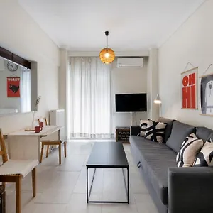 ethnic-flat-next-to-st-dimitrios-church.hotels-of-thessaloniki.com/